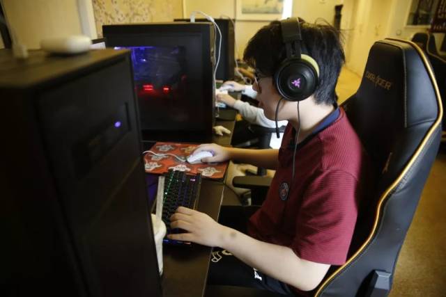 Kanavi领衔LPL第七周最佳阵容